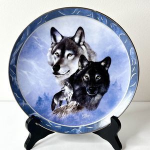 Bradford Exchange Midnight Royalty “Spirit of The Wilderness” Decorative Plate‎